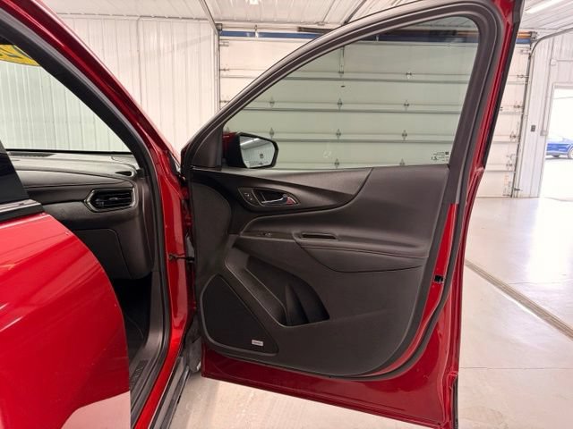 Used 2023 Chevrolet Equinox RS w/ RS Leather Package FWD image 10