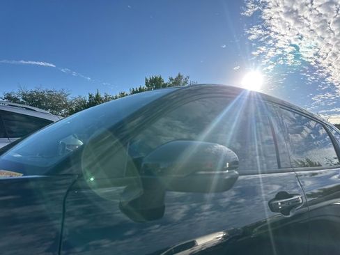 Used 2024 Honda HR-V EX-L image 11