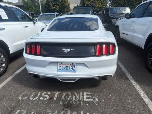Used 2017 Ford Mustang Coupe RWD image 5