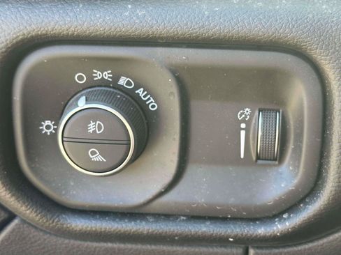 Used 2025 RAM 2500 Big Horn AWD/4WD image 19