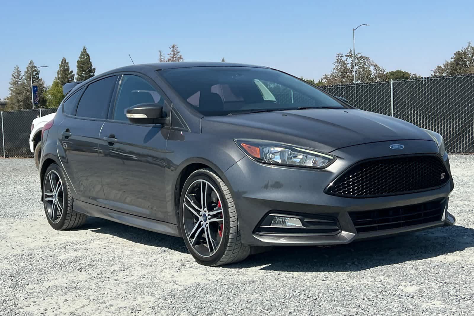 Used 2017 Ford Focus ST FWD image 10