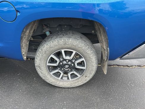Used 2016 Toyota Tundra SR5 w/ TRD Off Road Package AWD/4WD image 18