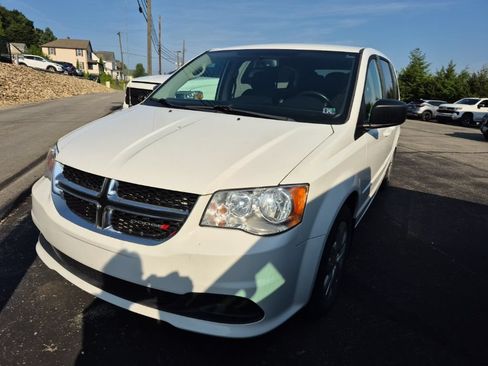 Used 2017 Dodge Grand Caravan SE w/ Power Window Group FWD image 3