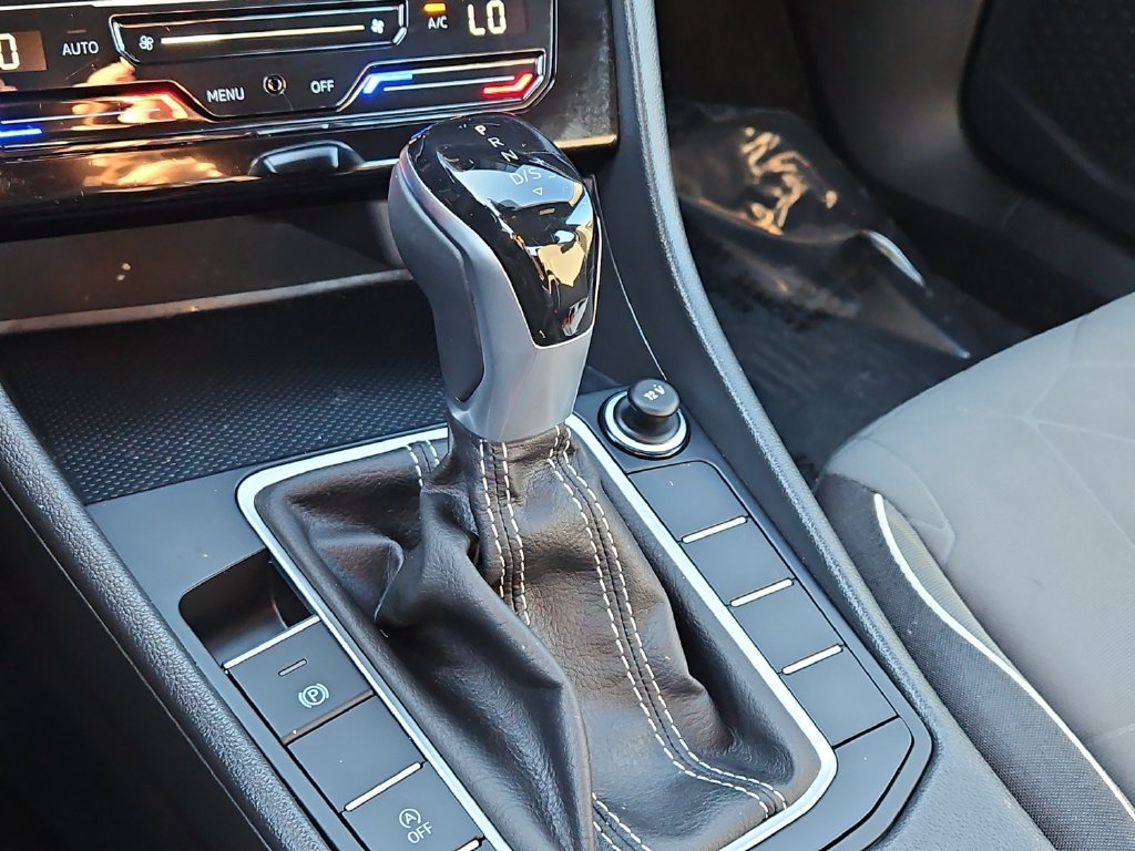 Certified 2025 Volkswagen Jetta Sport FWD image 24