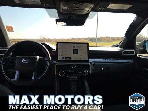 Used 2025 Toyota Tacoma TRD Off-Road AWD/4WD image 13