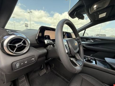 New 2025 Chevrolet Blazer EV LT image 15