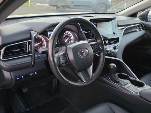 Used 2024 Toyota Camry SE image 12