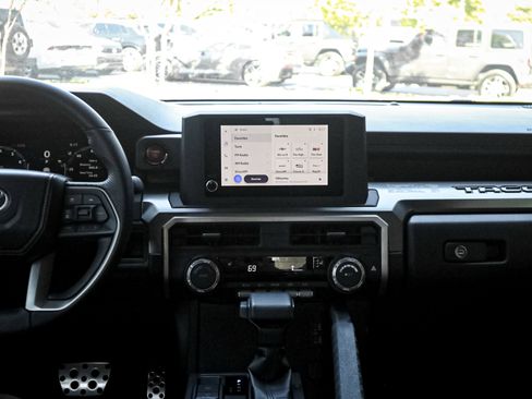 Used 2024 Toyota Tacoma TRD Sport image 28