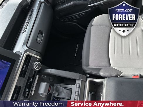 Used 2025 Toyota Tacoma TRD Sport AWD/4WD image 24