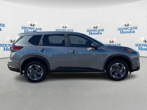 Used 2026 Nissan Rogue SV image 8