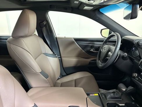 New 2025 Lexus ES 350 w/ Premium Package image 29