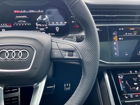 Used 2025 Audi SQ7 Premium Plus w/ Executive Package image 21