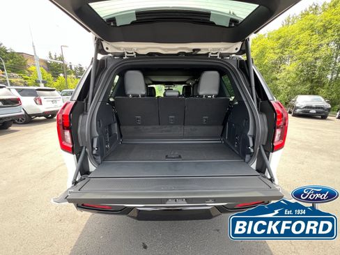 New 2026 Ford Expedition Platinum w/ Stealth Appearance Package AWD/4WD image 5