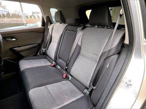 Used 2021 Nissan Rogue SV image 31