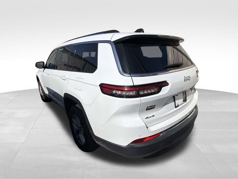Used 2023 Jeep Grand Cherokee L Laredo RWD image 4