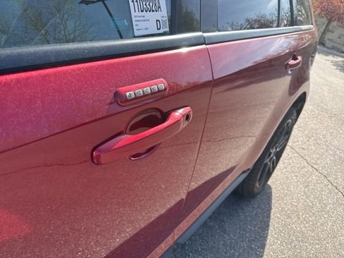 Used 2013 Ford Edge SEL FWD image 17