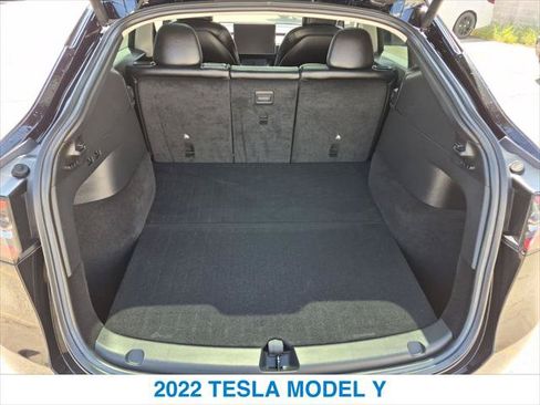 Used 2022 Tesla Model Y Long Range AWD/4WD image 24
