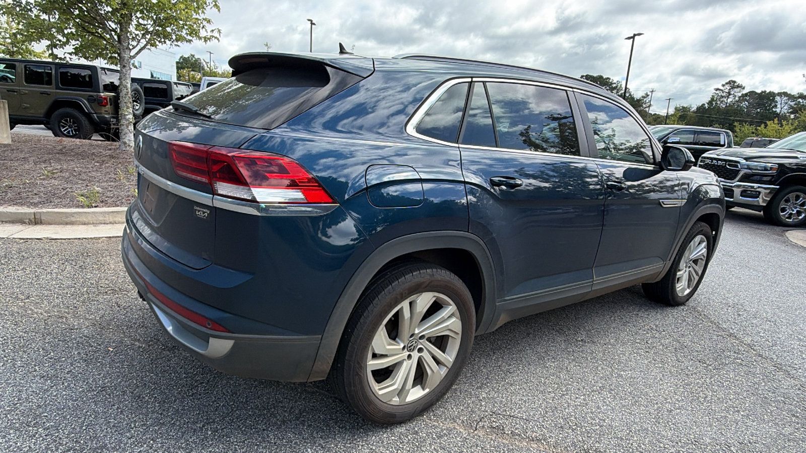 Used 2021 Volkswagen Atlas Cross Sport SEL FWD image 8