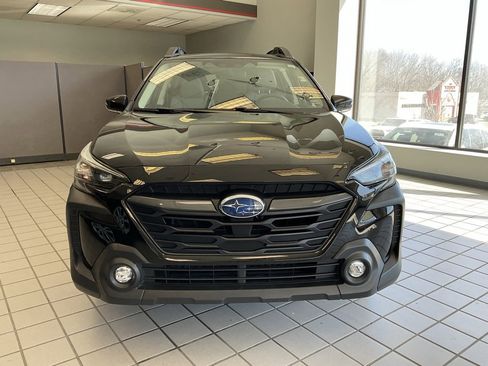 Used 2025 Subaru Outback Premium w/ Popular Package #1A image 2