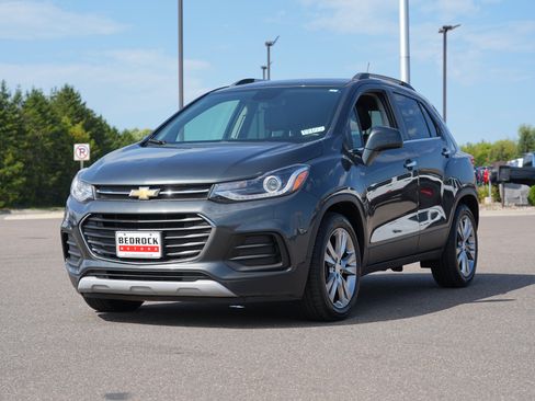 Used 2019 Chevrolet Trax LT w/ LT Convenience Package FWD image 7