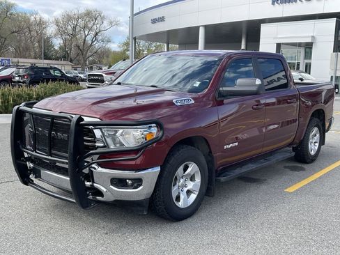 Used 2022 RAM 1500 Big Horn AWD/4WD image 3