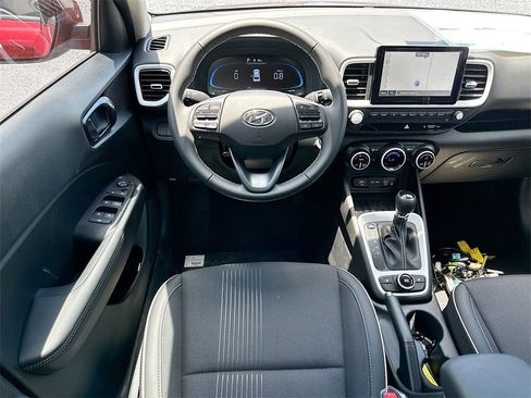 New 2025 Hyundai Venue Limited image 15