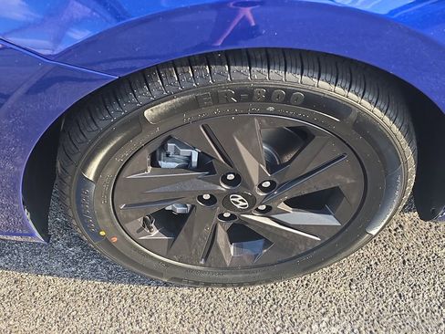 Used 2022 Hyundai Elantra SEL w/ Cargo Package image 8