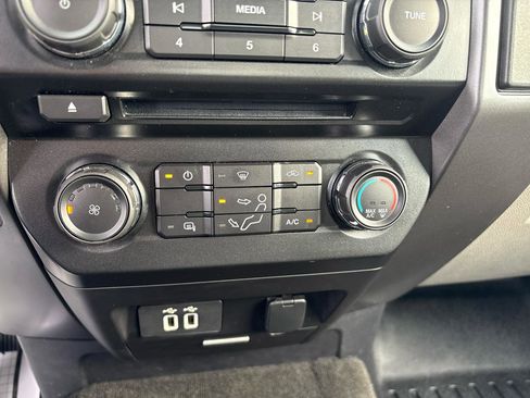 Used 2017 Ford F550 4x4 Regular Cab Super Duty w/ XLT Value Package image 14