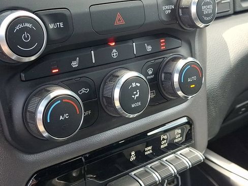 Used 2019 RAM 1500 Big Horn AWD/4WD image 15