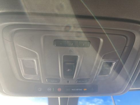 Used 2021 GMC Sierra 2500 SLT w/ SLT Premium Package image 31