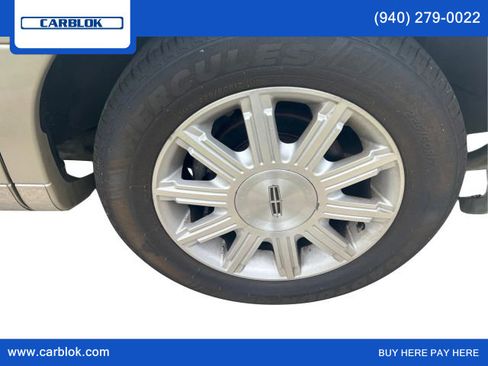 Used 2011 Lincoln Town Car Signature Limited w/ Continental Edition Pkg image 16