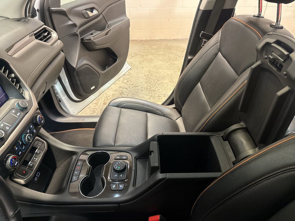 Used 2022 GMC Acadia AT4 w/ Technology Package AWD/4WD image 21