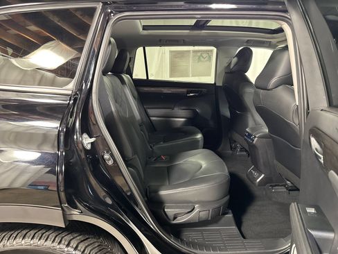 Used 2020 Toyota Highlander Platinum AWD/4WD image 5