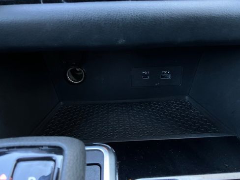 Used 2025 Nissan Pathfinder SV image 26