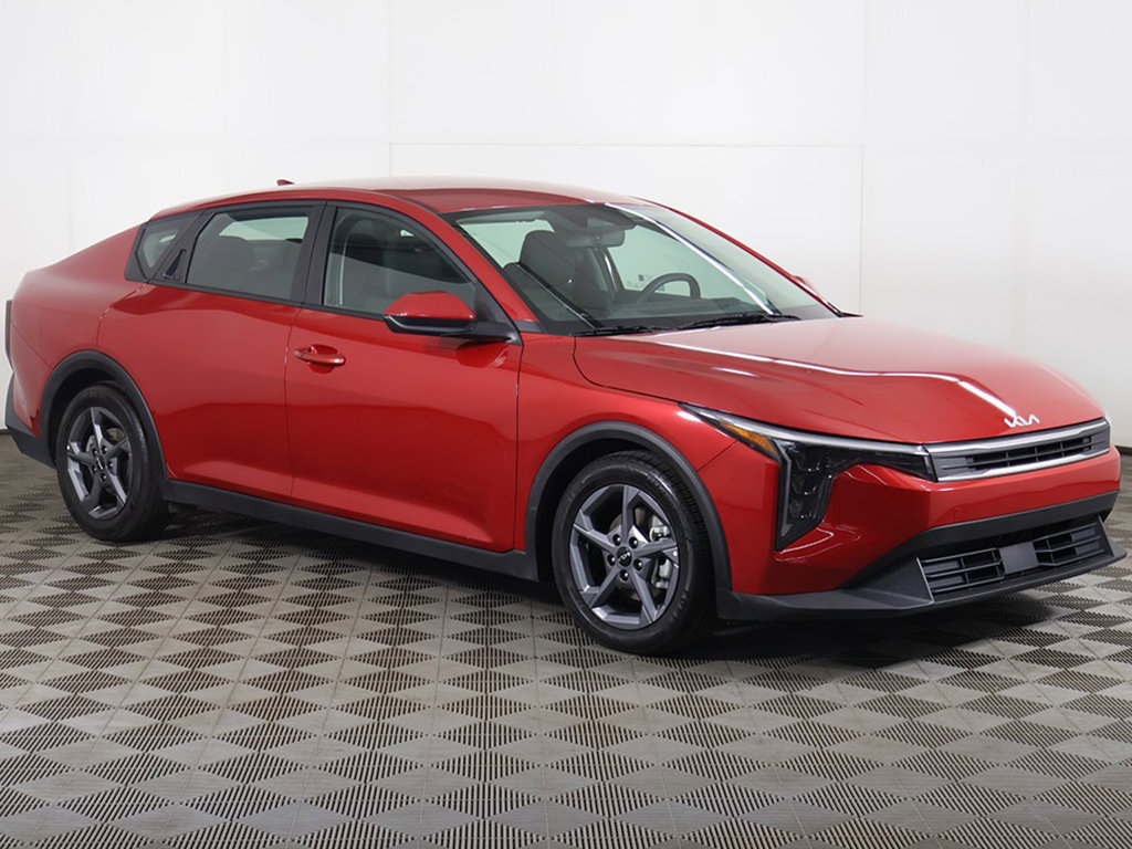 Used 2025 Kia K4 FWD image 2