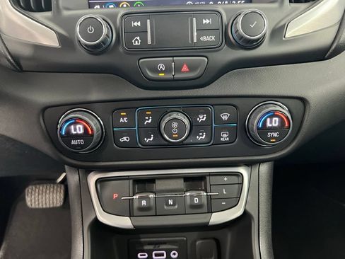 Used 2024 GMC Terrain SLE w/ Driver Convenience Package FWD image 17