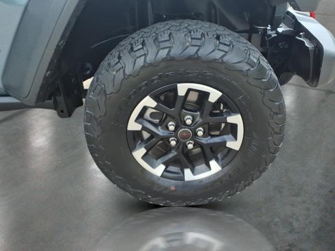 Used 2025 Jeep Wrangler Unlimited Rubicon AWD/4WD image 10