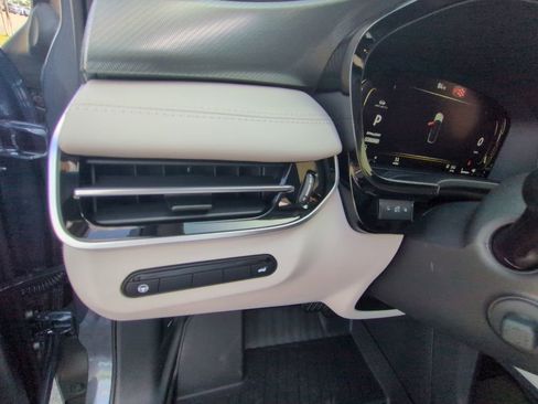 New 2027 INFINITI QX60 Luxe FWD image 16