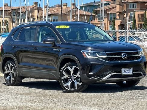Used 2022 Volkswagen Taos SEL AWD/4WD image 2