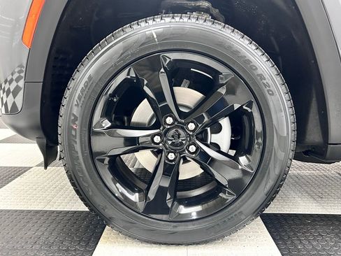 New 2026 Jeep Grand Cherokee Limited image 8