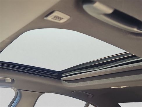 Used 2020 BMW 330i xDrive Sedan w/ Driving Assistance Package image 14