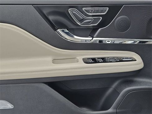 New 2026 Lincoln Corsair Premiere image 22