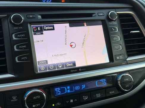 Used 2015 Toyota Highlander XLE image 19