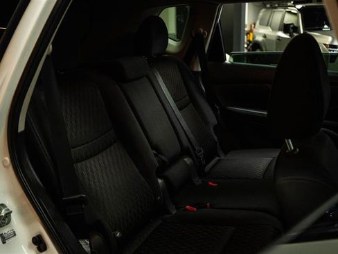 Used 2019 Nissan Rogue SV image 12