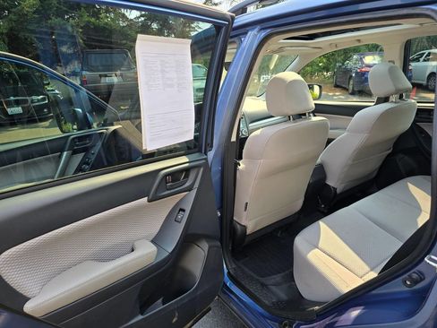 Used 2017 Subaru Forester 2.5i Premium w/ Popular Package #2A AWD/4WD image 9