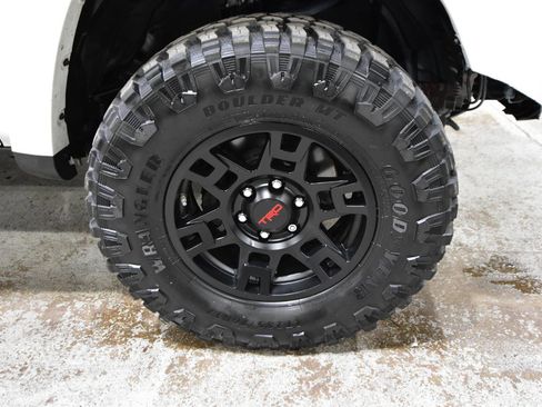 Used 2021 Toyota 4Runner Venture w/ Moonroof Package AWD/4WD image 75