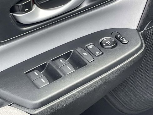Used 2017 Honda CR-V LX image 12