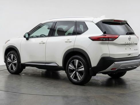 Used 2023 Nissan Rogue SL w/ SL Premium Package image 6