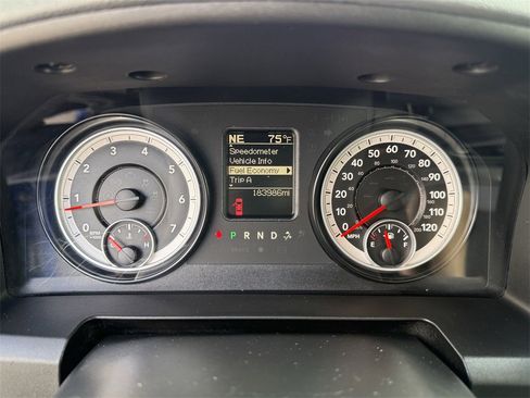 Used 2014 RAM 1500 Express image 16