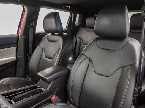 Used 2025 Jeep Compass Limited AWD/4WD image 9